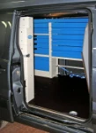Berlingo Citroen con rivestimento interno in legno e lamiera