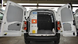 Rivestimento interno in legno e lamiera e portatutto per Jumpy