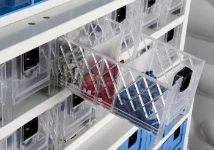 Armoires avec tiroirs transparents pour fourgon