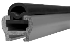 Barre avec profil en caoutchouc pour protection du chargement dans le fourgon