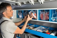 Blocs-tiroirs transparents pour équiper le fourgon
