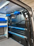 Cloison du Volkswagen Transporter avec rails en aluminium, sangles et supports porte-câbles