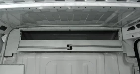 Coffre de chargement utile au-dessus de la cabine