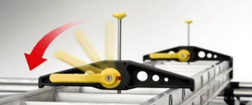 Couple dispositifs de blocage échelle