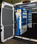Équipement pour fourgon utilisé par technicien du solaire thermiq