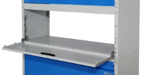 Étagère sans bords avec porte