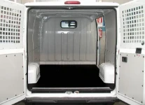 Vista d'insieme dell'allestimento Syncro Ultra nel vano di carico del NV250