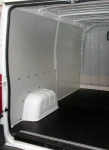 Modulo sinistro dell'allestimento Syncro Ultra nel NV250, con pannello portautensili e portarotoli