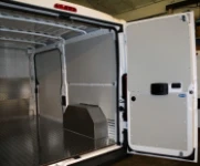 Modulo scaffalato Syncro Ultra nel NV250 con pannello portautensili e cassetti