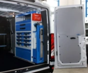 Flanc droit aménagement Iveco Daily