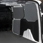 Rivestimento lato sinistro del Dokker con copriruota in alluminio mandorlato