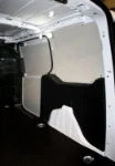 Rivestimento lato sinistro del Dokker con copriruota in alluminio mandorlato