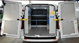 Ford Custom avec aménagement interne