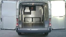Rivestimento interno con pianale e pannellatura per Berlingo Citroen