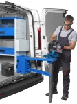 Fourgon équipé par Syncro System avec porte-étau rabattable et EcoFlow
