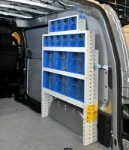 Modulo scaffalato Syncro Ultra nel NV250 con pannello portautensili e cassetti