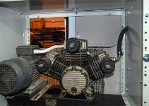 Intégration matériel du client sur fourgon aménagé par Syncro pour électronicien automobile