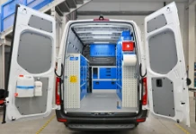 Mercedes Sprinter allestito, vista dal portellone posteriore