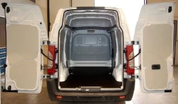Mercedes Sprinter con pianale e rivestimenti interni Syncro System