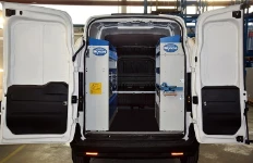 Mercedes Sprinter con pianale e rivestimenti interni Syncro System