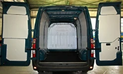 Rivestimento interno in legno e lamiera e portatutto per Jumpy