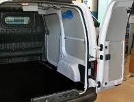 Panneautage côté droit pour NV200