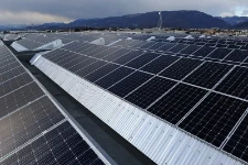 Panneaux photovoltaïques sur le hangar Francom
