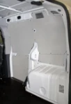 Rivestimento lato sinistro del Dokker con copriruota in alluminio mandorlato