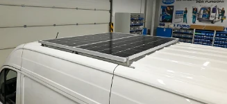 Pannello solare installato sul tetto del MAN TGE