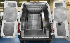 Plancher et habillage en aluminium pour Sprinter
