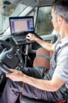 Porte-ordinateur pour cabine de conduite