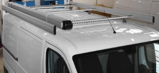 Porte-tubes en aluminium sur toit du Jumper