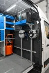 Power station e avvolgitubo sulle porte posteriori del Mercedes Sprinter