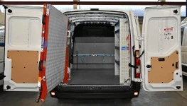 Rampe de chargement tournée pour accéder au caisson du Master