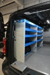 Rayonnage avec tablettes avec séparateurs et sangles de blocage pour le Vivaro