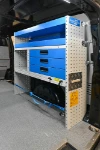 Rayonnage avec tablettes avec séparateurs, tiroirs métalliques et sangle pour le Vivaro