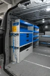 Rayonnage du Volkswagen Transporter avec sangles, tablettes, compartiments et tiroirs