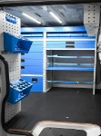 Rayonnages avec porte-silicone et tiroirs transparents dans le Talento