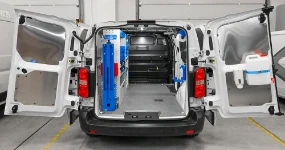Rayonnages et revêtements en aluminium pour l'Opel Vivaro
