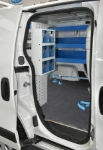 Rayonnages et tiroirs transparents dans le Fiat Fiorino