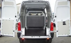 Rivestimento interno con pianale e pannellatura per Berlingo Citroen