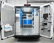 01_Fiat Ducato L2 H2 aménagé pour engins de terrassement et avec revêtement en aluminium strié