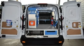 01_Ford Connect pour manutention installations feux de signalisation aménagé avec système Syncro Ultra 