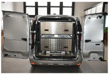 01_Fourgon aménagé pour pompes funèbres vétérinaires