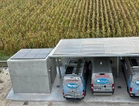 02_102 nouveaux modules photovoltaïques pour Syncro System sur auvent et local technique extérieurs à Cassola