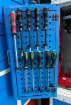 02_Panneau porte-outils sur porte armoire pour fourgon Syncro