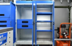 03_Intérieur des armoires pour fourgons aménagé sur mesure à bord de Ducato L3H2