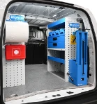 03_Paroi de droite de Berlingo avec tiroirs, conteneurs et porte-étau Syncro