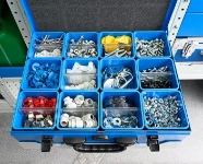 03_Valise dans l’aménagement Syncro, avec 12 casiers