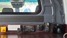 04_Installations technologiques sur Sprinter, petit meuble arrière paroi séparation cabine